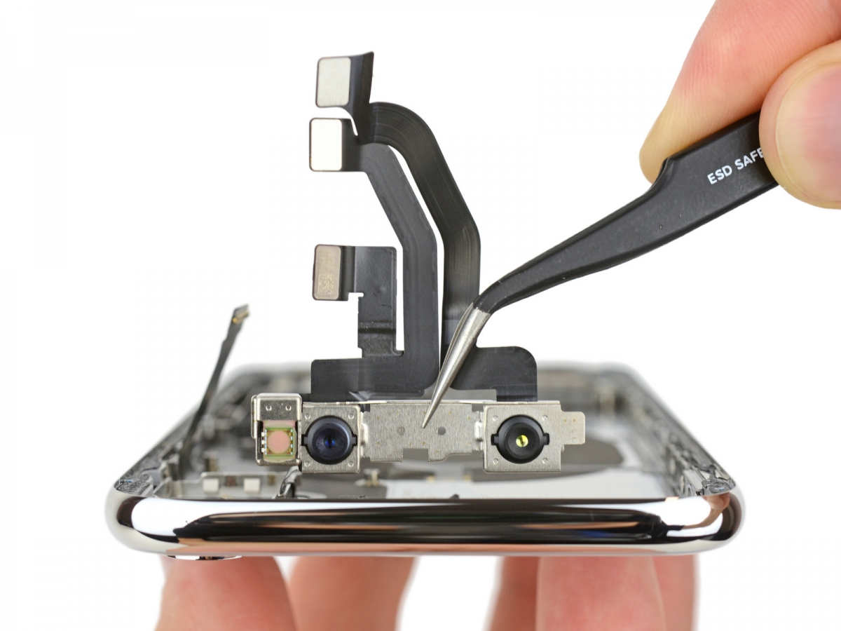Специалисты оценили ремонтопригодность iPhone X 
