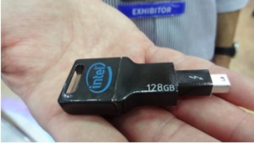 Intel продемонстрировала Thunderbolt-флэшку