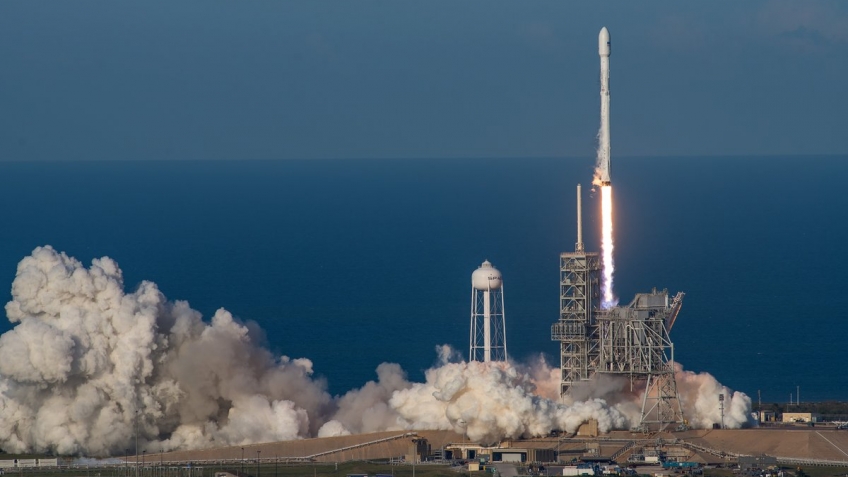SpaceX успешно запустила уже летавшую первую ступень Falcon 9