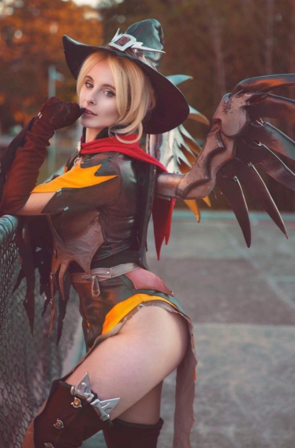 Пятничный косплей: Dragon Age II, Resident Evil 3, Witchblade, Ван Хельсинг и другое Пятничный косплей: Dragon Age II, Resident Evil 3, Witchblade, Ван Хельсинг и другое