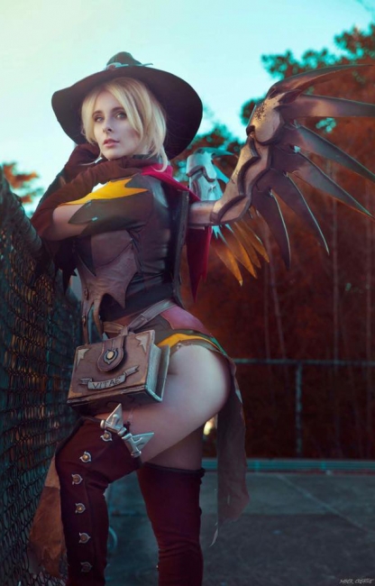Пятничный косплей: Dragon Age II, Resident Evil 3, Witchblade, Ван Хельсинг и другое Пятничный косплей: Dragon Age II, Resident Evil 3, Witchblade, Ван Хельсинг и другое