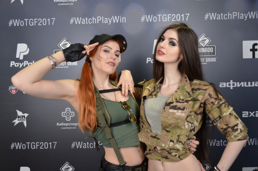 Любой желающий мог сфотографироваться с замечательными девушками-косплеерами!