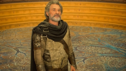 В мультсериале Guardians of the Galaxy (выходит с 2015 года) отец Питера Квилла — вовсе не бог-творец вселенной, а обыкновенный император далекой-далекой планеты.
