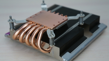 Как и с PSU, кулер здесь — noname, однако его возможностей хватает для нормальной работы 8-ядерника на частотах выше базовых