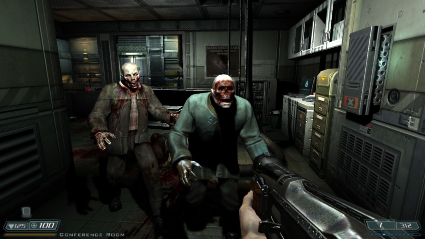 Во что мы играли 5, 10, 15 и 20 лет назад: P.T., Batman: Arkham Asylum, Doom 3 и System Shock 2 Во что мы играли 5, 10, 15 и 20 лет назад: P.T., Batman: Arkham Asylum, Doom 3 и System Shock 2