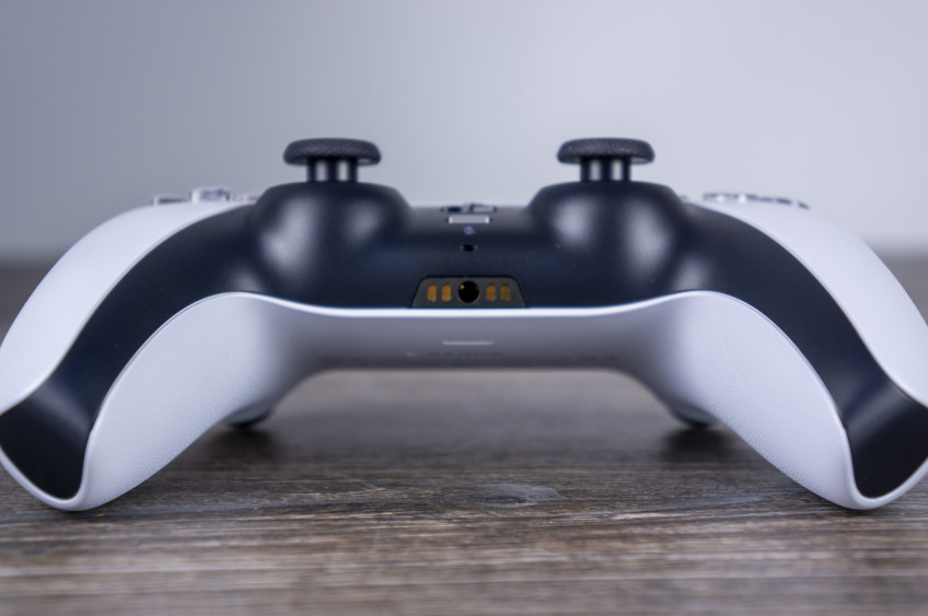 Полный обзор Sony PlayStation 5. Все особенности, игры, геймпад и сравнение с Xbox Series X Полный обзор Sony PlayStation 5. Все особенности, игры, геймпад и сравнение с Xbox Series X