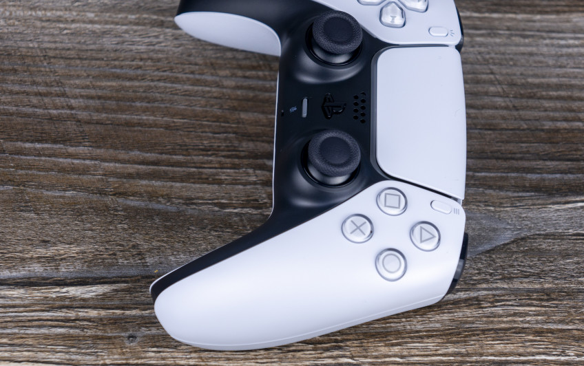 Полный обзор Sony PlayStation 5. Все особенности, игры, геймпад и сравнение с Xbox Series X Полный обзор Sony PlayStation 5. Все особенности, игры, геймпад и сравнение с Xbox Series X