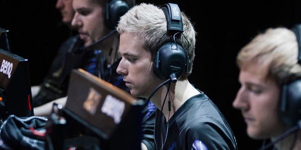 Из Парижа с любовью, или CS:GO на ESWC 2012 Из Парижа с любовью, или CS:GO на ESWC 2012