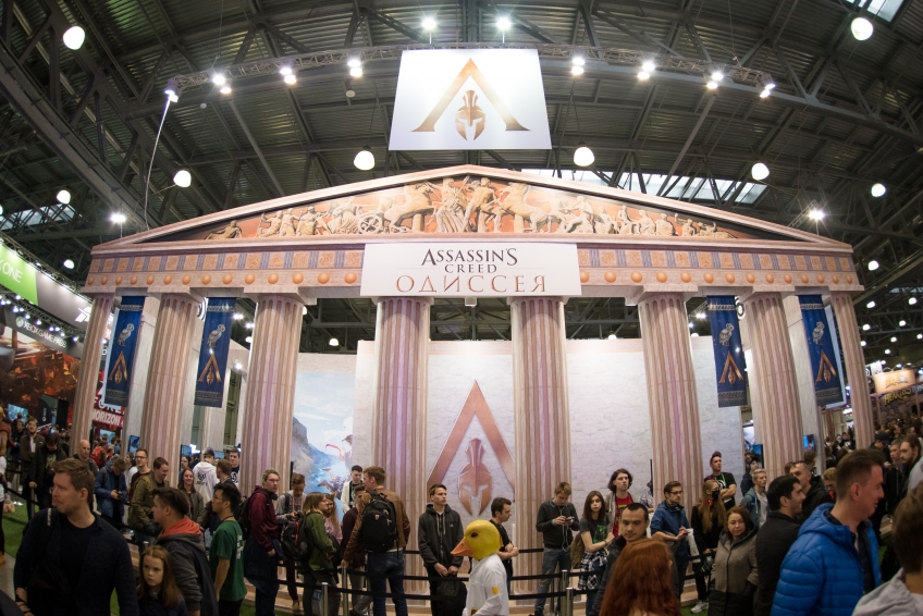 Assassin’s Creed: Odyssey поступила в продажу на второй день выставки, но люди всё равно готовы были стоять в очереди, чтобы поиграть в неё бесплатно
