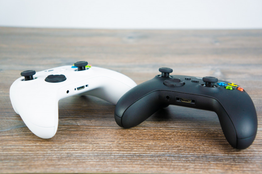 Распаковали Xbox Series S. Самая маленькая и дешёвая консоль нового поколения Распаковали Xbox Series S. Самая маленькая и дешёвая консоль нового поколения