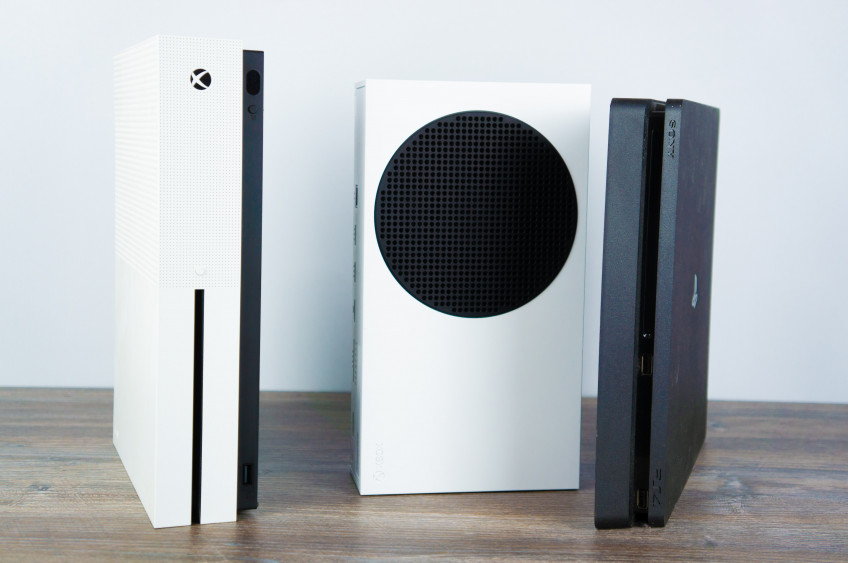 Распаковали Xbox Series S. Самая маленькая и дешёвая консоль нового поколения Распаковали Xbox Series S. Самая маленькая и дешёвая консоль нового поколения