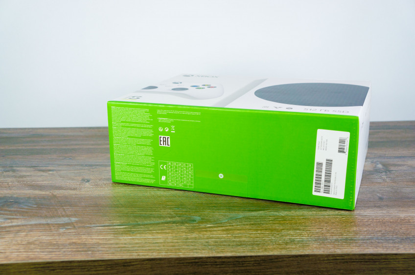 Распаковали Xbox Series S. Самая маленькая и дешёвая консоль нового поколения Распаковали Xbox Series S. Самая маленькая и дешёвая консоль нового поколения