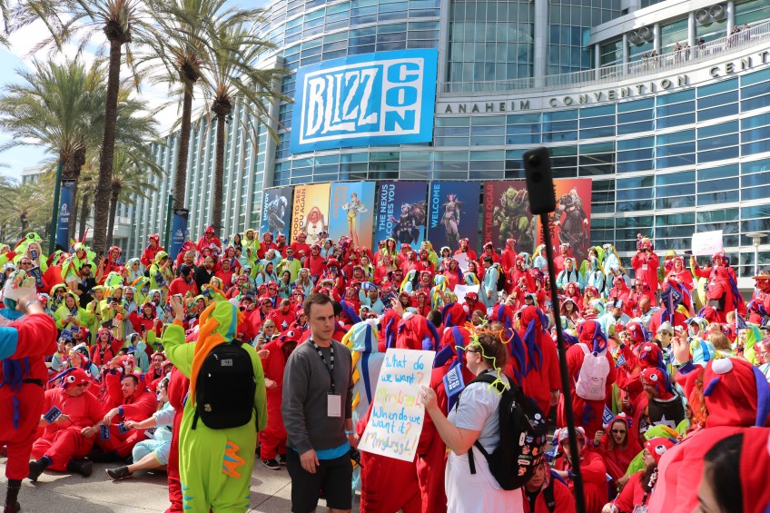 Одним из самых ярких моментов BlizzCon стал парад мурлоков. Эти зверушки с честью несут звание маскотов компании и так или иначе появляются во всех играх вселенной Warcraft