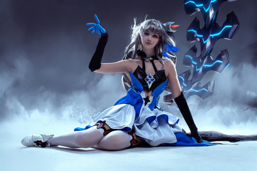 Косплей недели: «Ведьмак 3», Genshin Impact, Honkai Impact 3rd, «Клуб Романтики» и русская баскетболистка — Димитреску Косплей недели: «Ведьмак 3», Genshin Impact, Honkai Impact 3rd, «Клуб Романтики» и русская баскетболистка — Димитреску