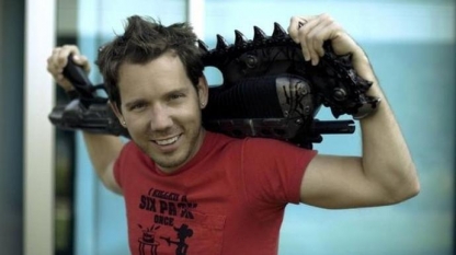А кто-то думал, что разработчик Gears of War может выглядеть иначе?