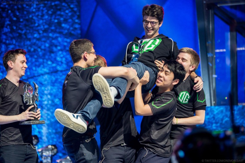 OG на Kiev Major 2017: s4 с завоёванным трофеем, Fly, Jerax, ana и n0tail качают тренера команды 7ckngMad