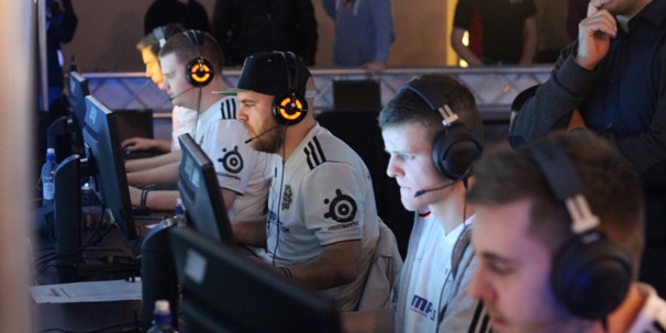 Dreamhack Winter 2013. CS:GO наносит ответный удар Dreamhack Winter 2013. CS:GO наносит ответный удар