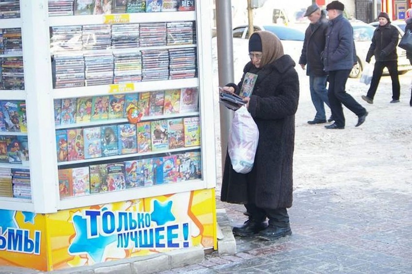 Когда-то игровые магазины выглядели вот так. Стоит ли удивляться, что в этих развалах можно было встретить что угодно?