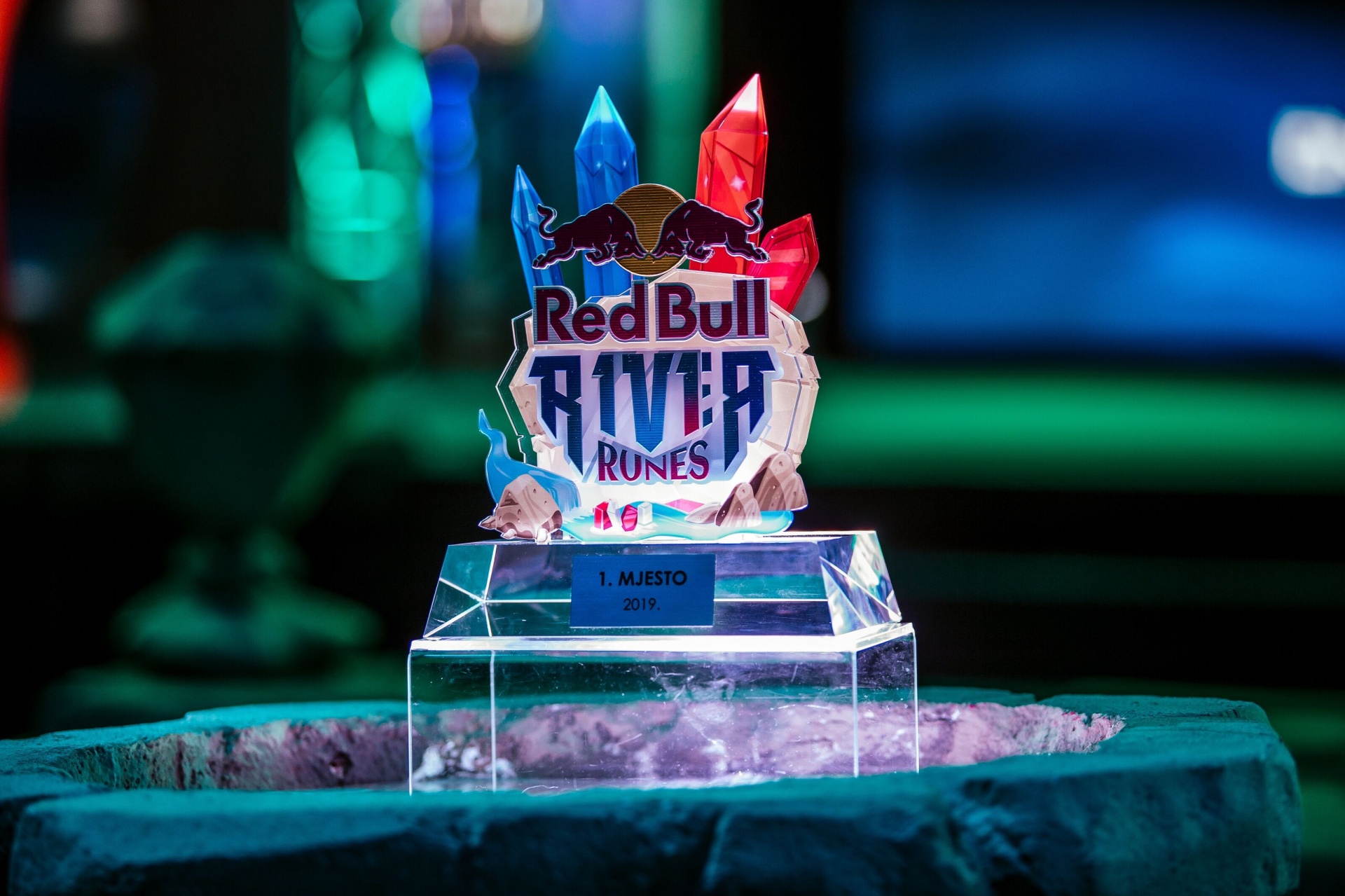 В России впервые пройдёт турнир формата один на один Red Bull R1v1r Runes