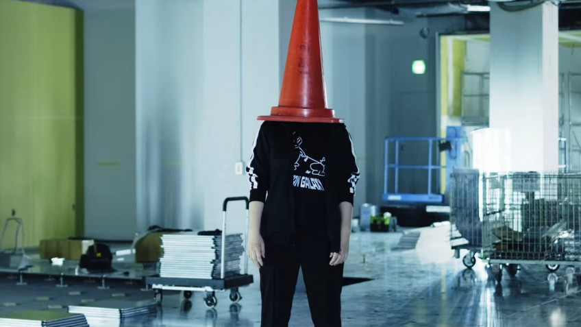 Ikumi Nakamura with a cone on her head showed off the Unseen studio development in a video