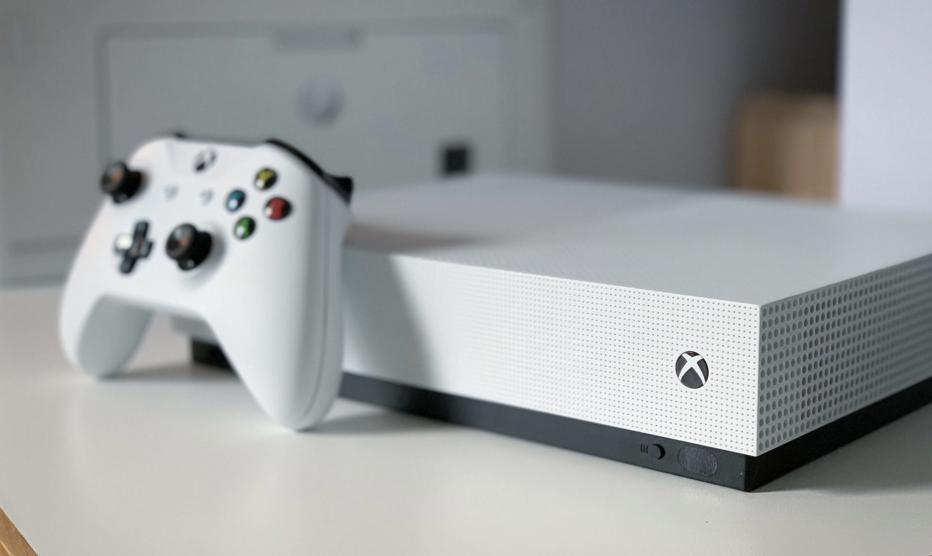 Microsoft перестала производить все консоли серии Xbox One