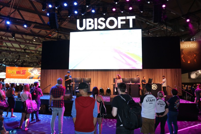 На сцене Ubisoft уже вовсю что-то происходит