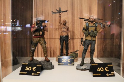 Забавная арифметика: один оперативник Rainbow Six стоит как Иосиф Сид и Алексиос вместе взятые. А два Сида равны одному снайперу