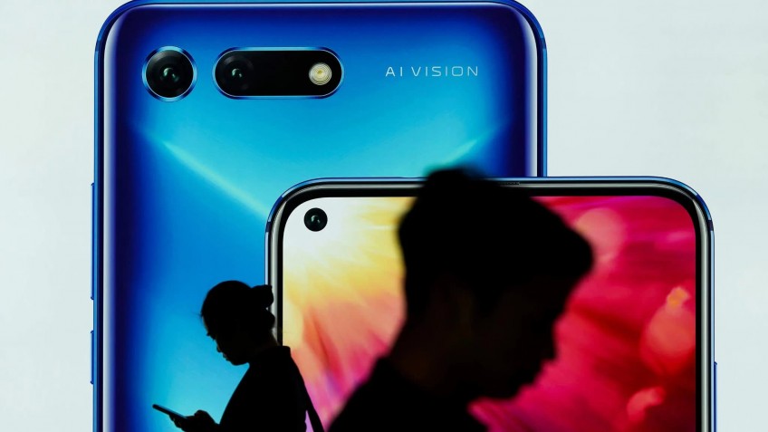 Подрядчик Huawei частично прекратил производство смартфонов