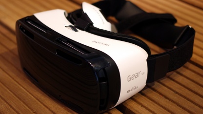 Oculus удалит свои приложения для Gear VR