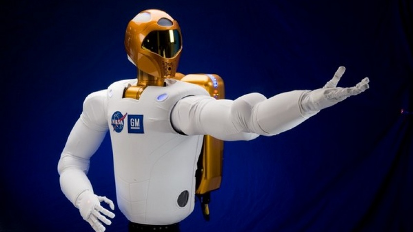 NASA «учит» роботов работать в космосе