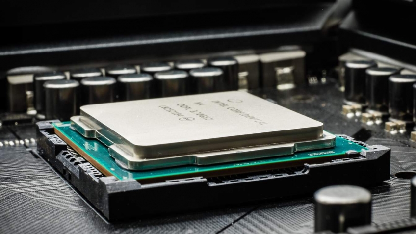 В процессорах Intel обнаружена уязвимость Spoiler