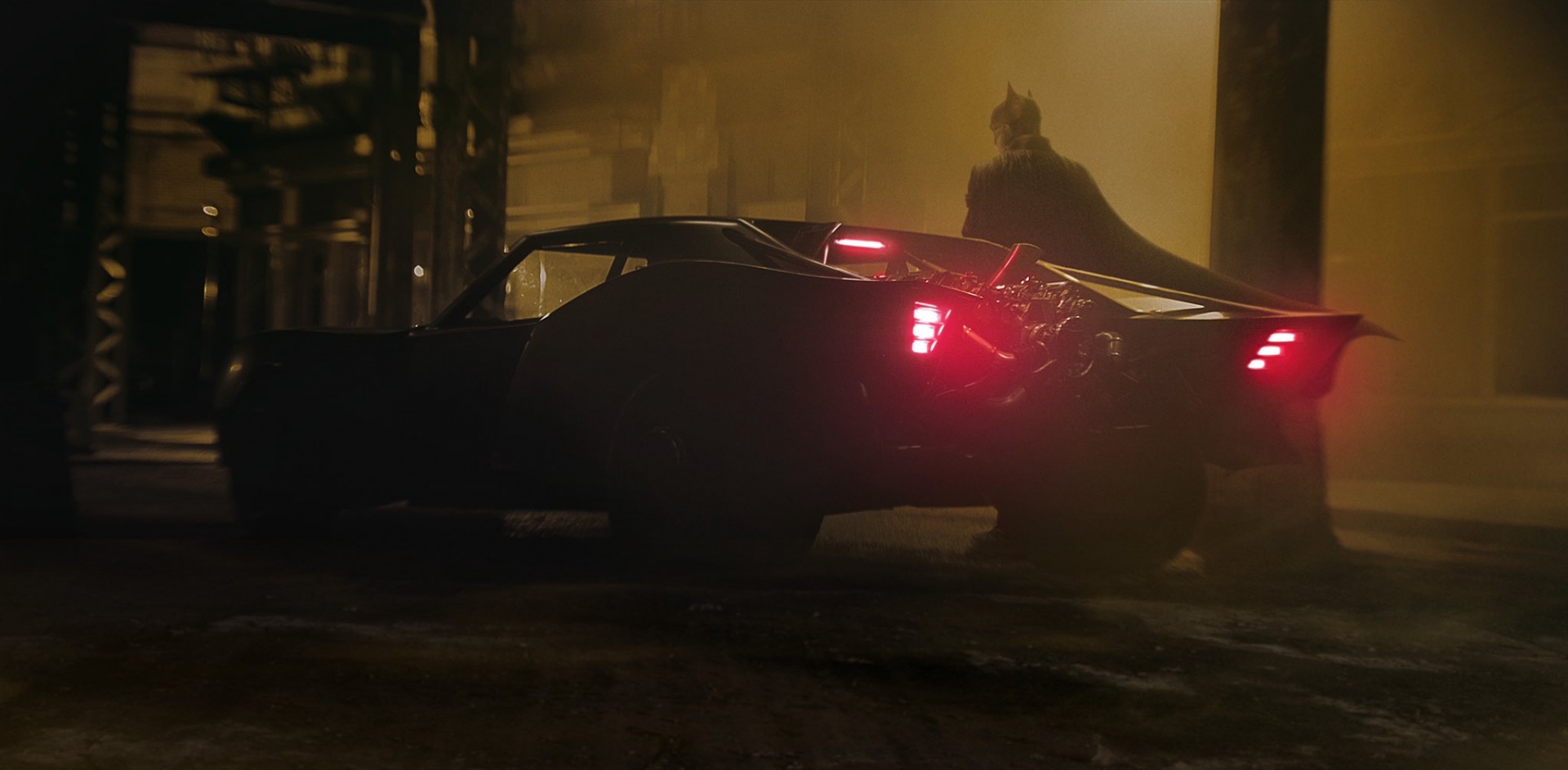 Появились фото Бэтмобиля из нового «Бэтмена»