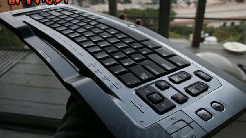 Microsoft Ultimate Wireless 7000 на руках Microsoft Ultimate Wireless 7000 на руках