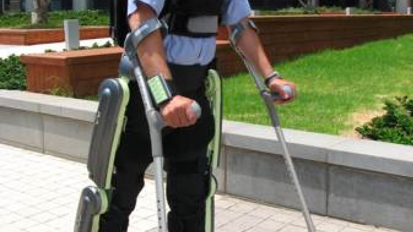 ReWalk: официальные экзоноги для инвалидов
