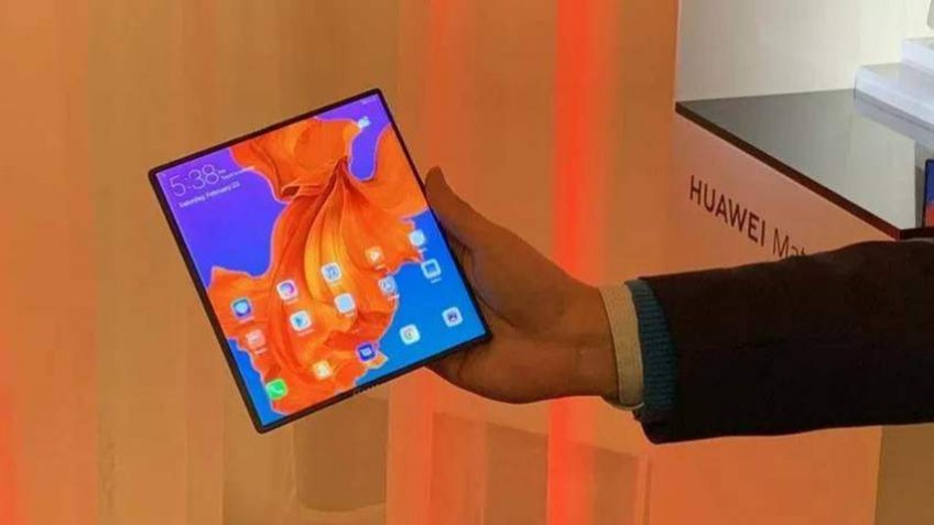Названа цена складного смартфона Huawei Mate X 5G
