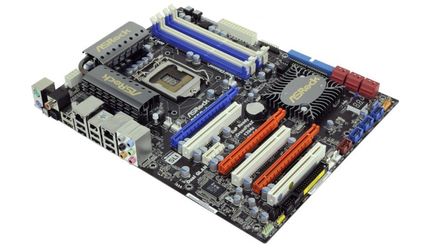 Компания ASRock представила линейку плат на основе Intel P55