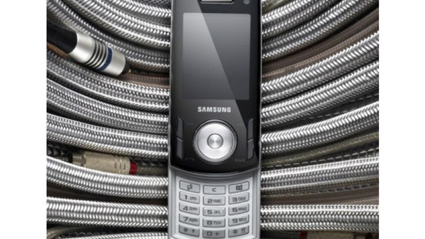 Новый телефон от Samsung и B&O