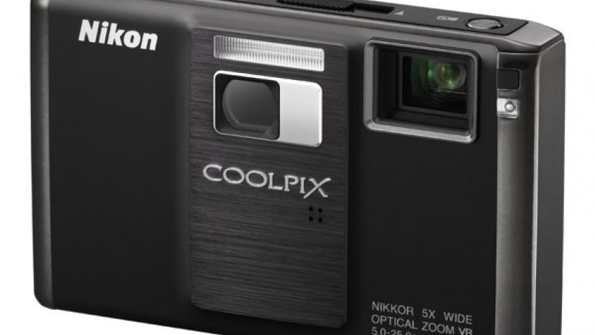Цифромыльница Nikon с прожектором