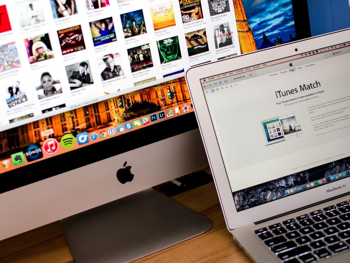 Bloomberg: Apple закроет iTunes