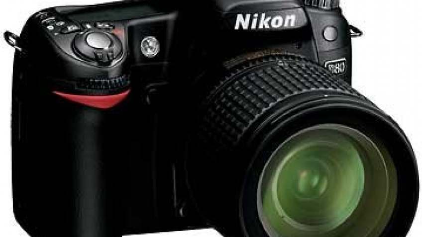 Nikon D80 официально