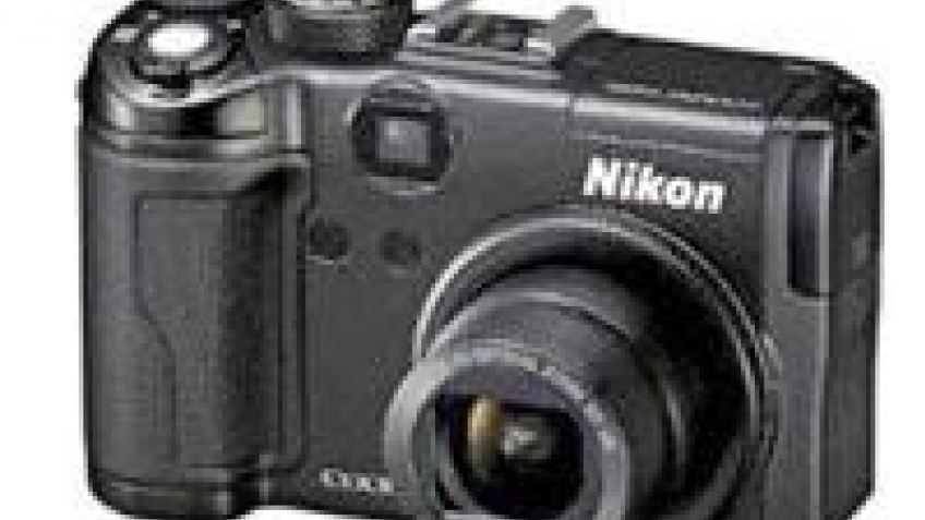 Nikon представила несколько новых фотокамер Nikon представила несколько новых фотокамер
