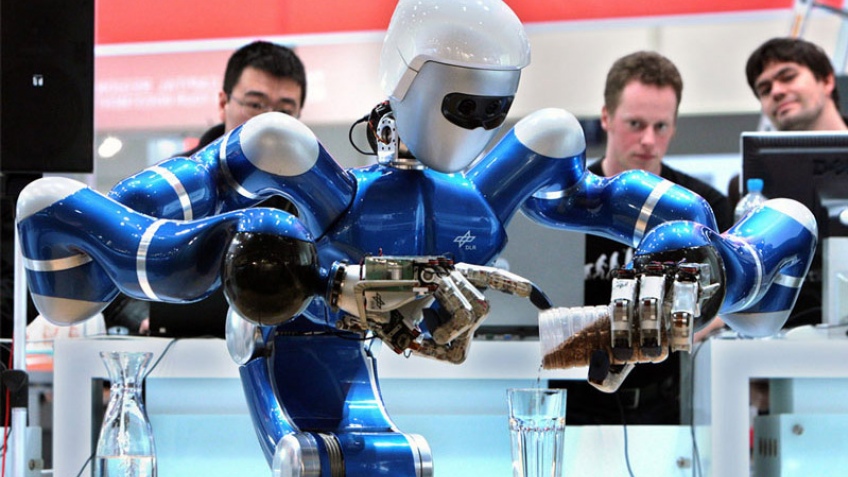 CeBIT 2009: роботы заваривают чай, убираются