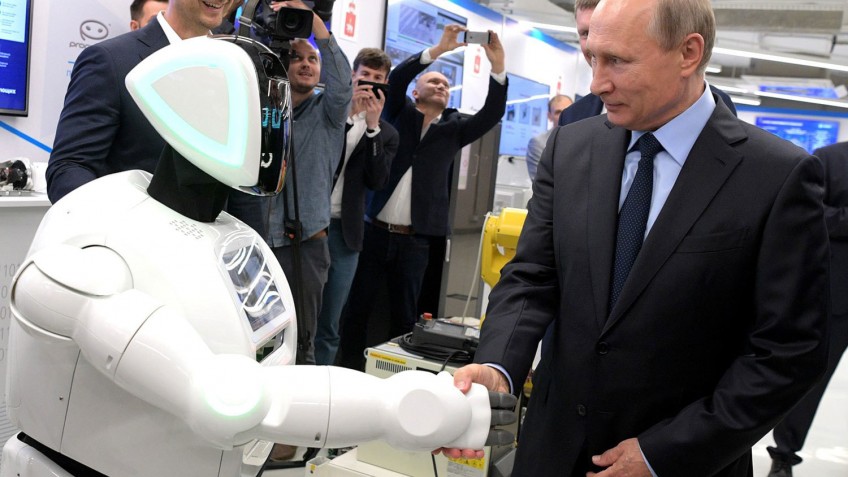 Путин подписал стратегию развития ИИ в России