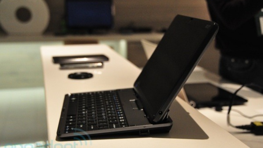Планшет Acer Iconia с Windows 7 и клавиатурой