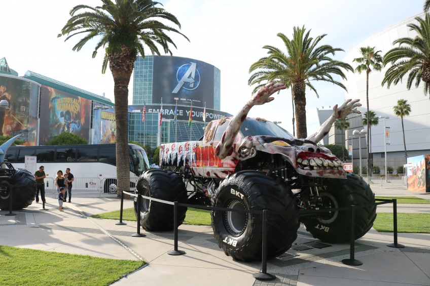 Впечатлительным не приближаться! Прочим сообщаем: эта машинка из Monster Jam Steel Titans должна себя неплохо зарекомендовать в пробках