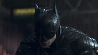 На новых фото со съёмок «Бэтмена» заметили вход в Бэтпещеру