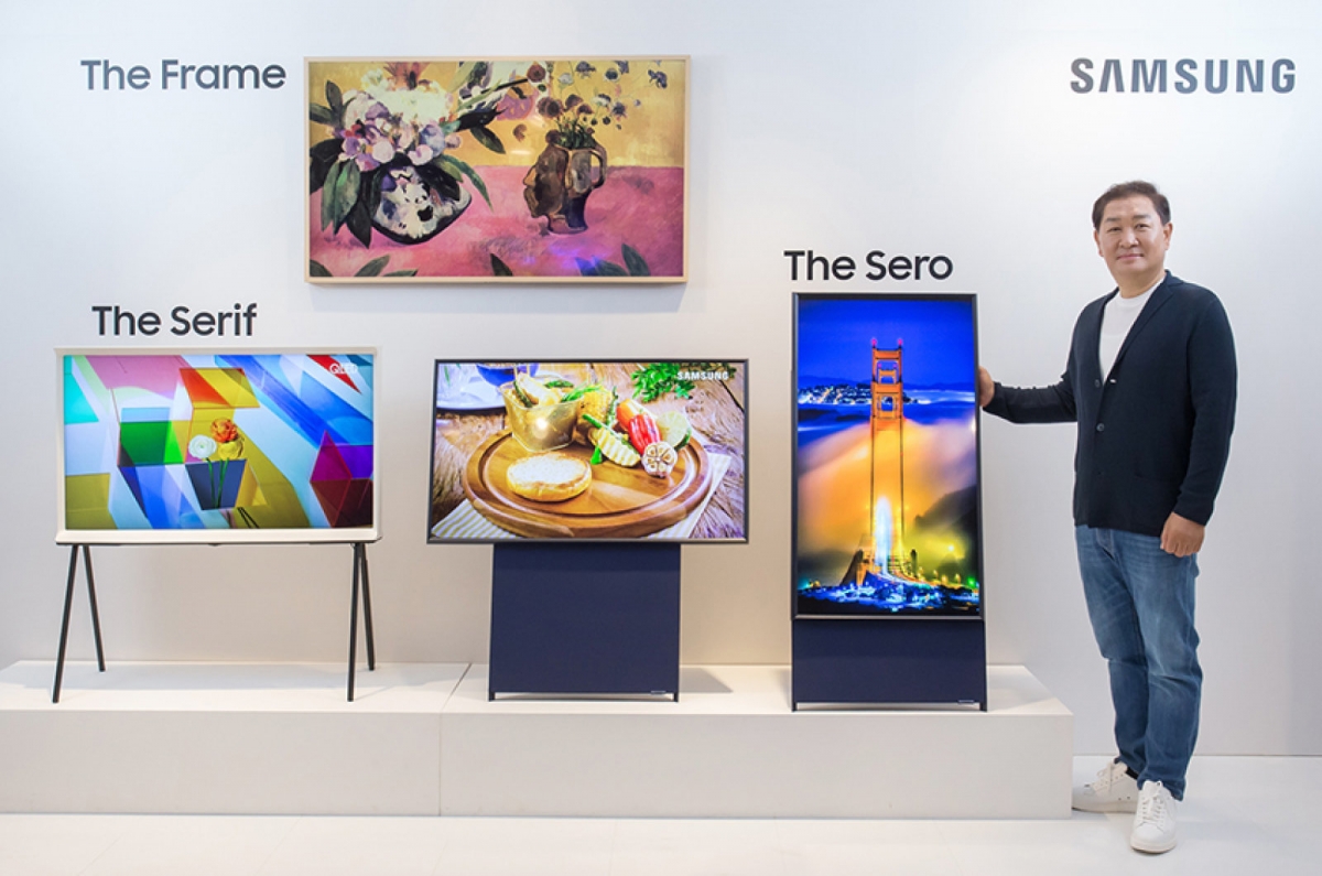 Телевизор Samsung The Sero можно повернуть вертикально