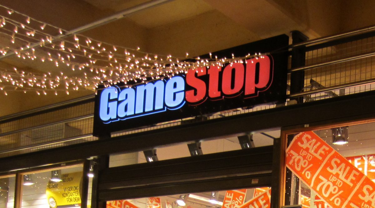 «Дурные деньги» появится в кинотеатрах России за день до мировой премьеры