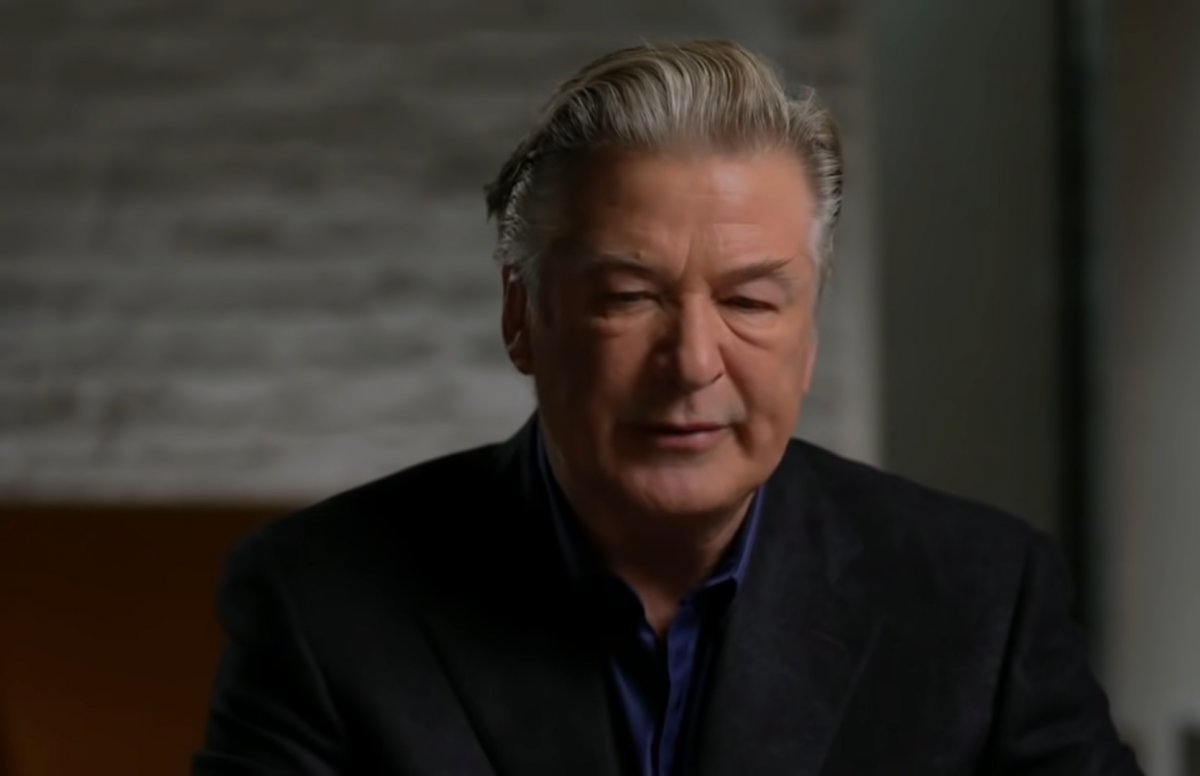 Алеку Болдуину смягчили обвинение за непредумышленное убийство