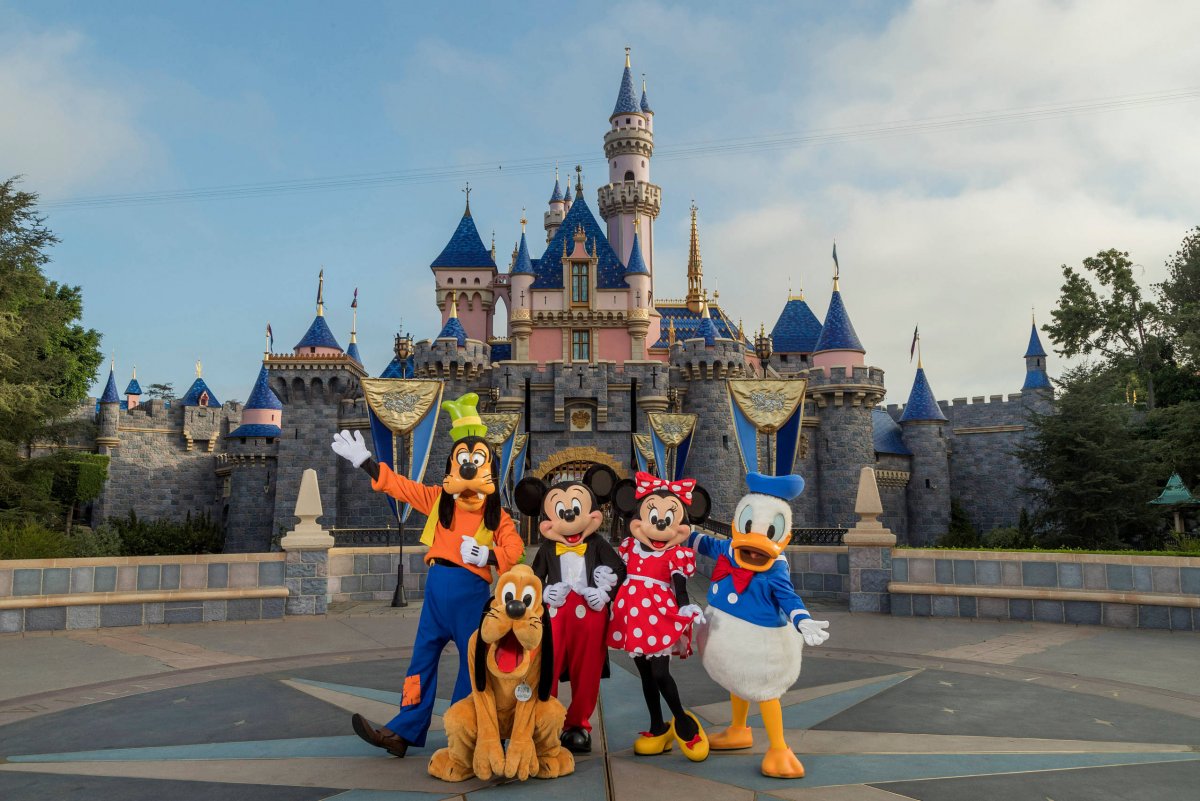 Disney уволит 28 тысяч сотрудников своих парков развлечений.